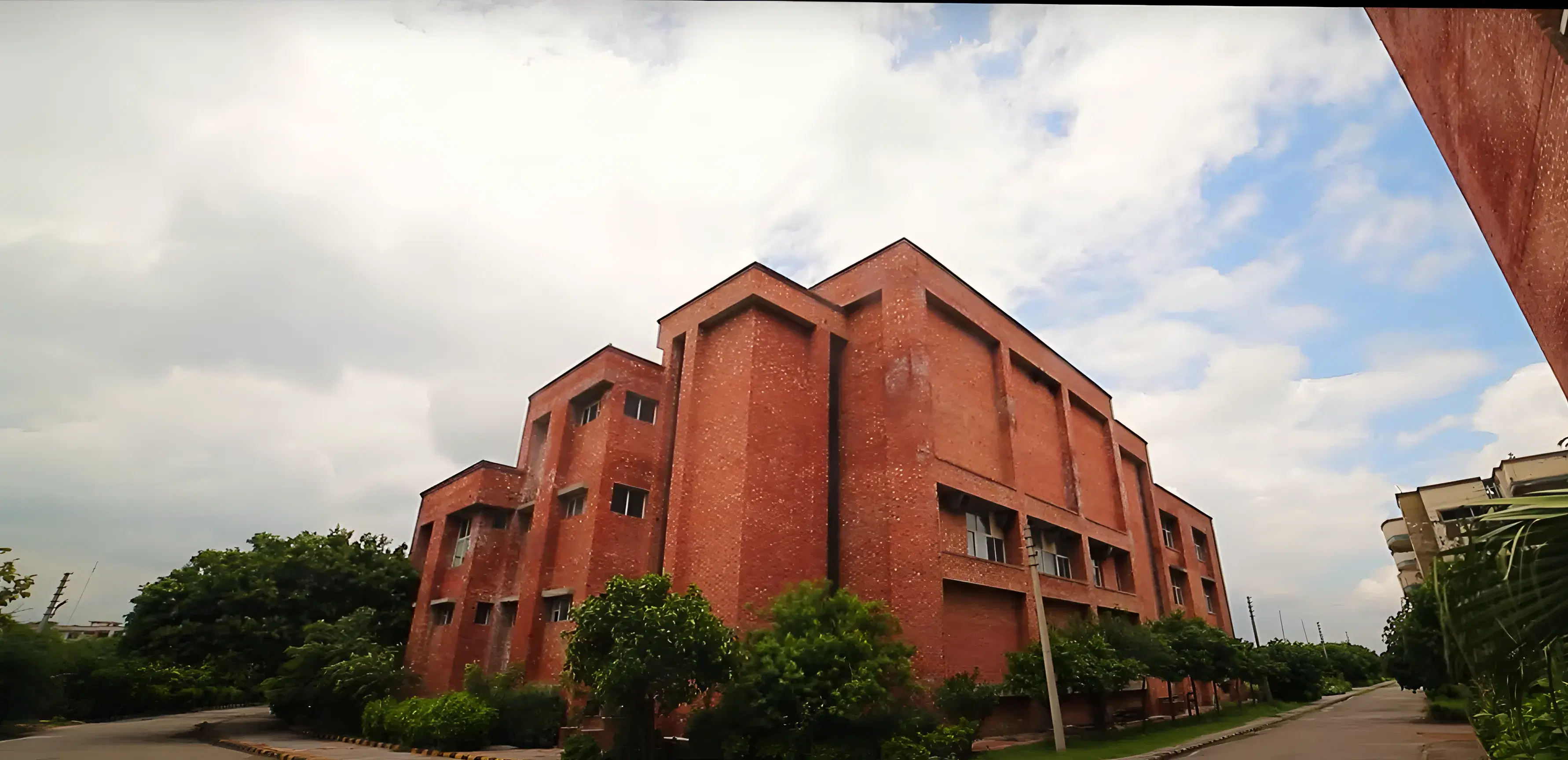 Sharda University Agra Academic Infrastructure photo 1